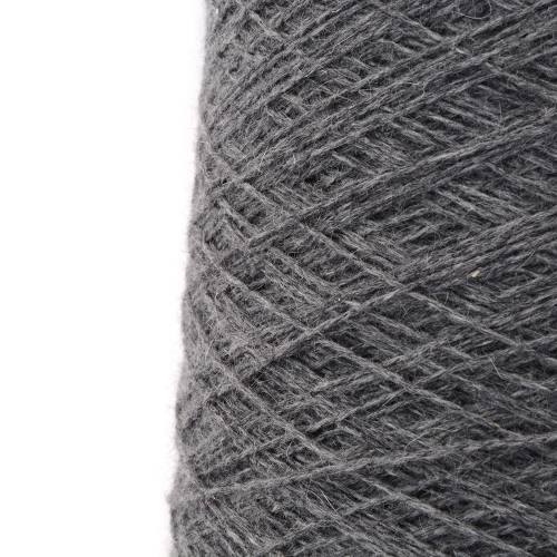 Angora 70% Lana 20% Nylon 10% (9,85€/100g.)